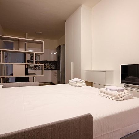 Ugo Bassi Lux Apartment Bologna Exterior foto